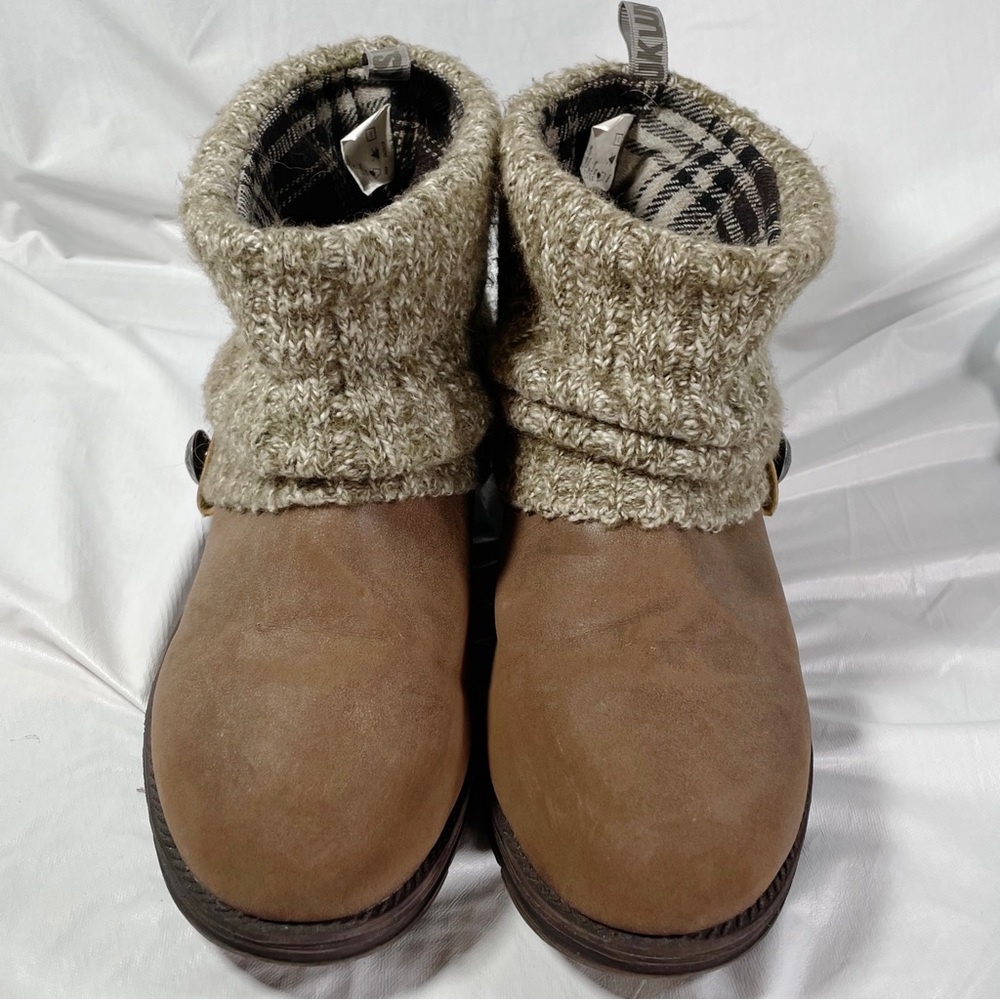 Muc Lucs Tan Sweater Cuff Ankle Boots Size 7